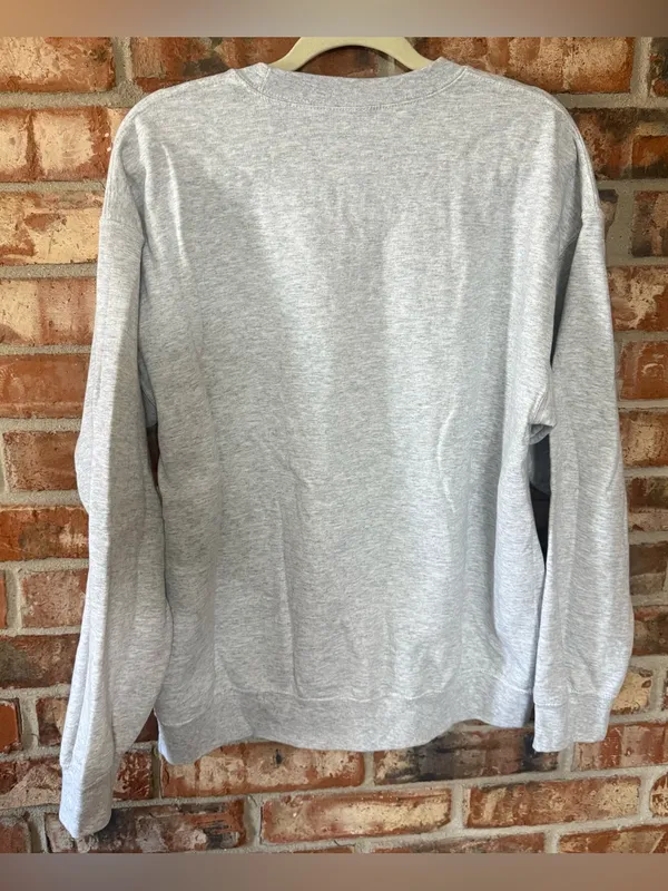 Gildan Light Gray Crewneck Sweatshirt with Pink Heart Script - Image 4
