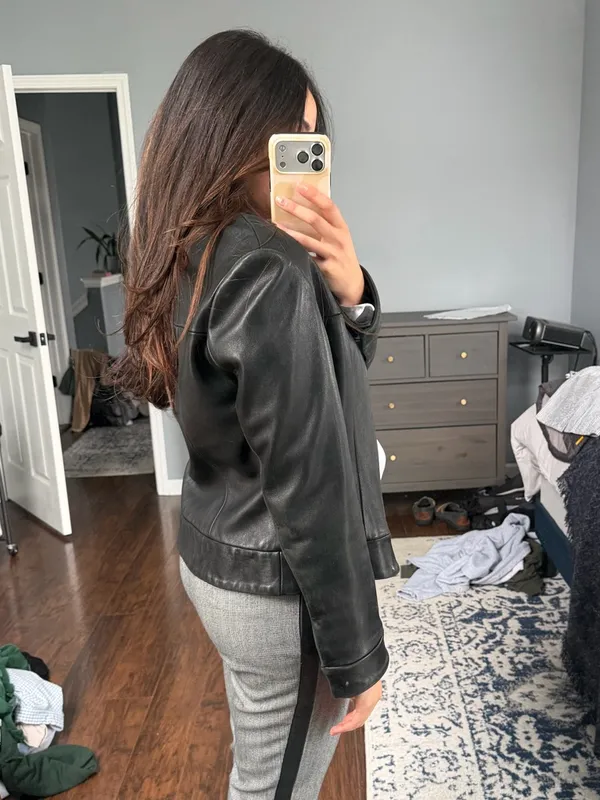 Vintage Black Leather Zip-Front Jacket - Image 13