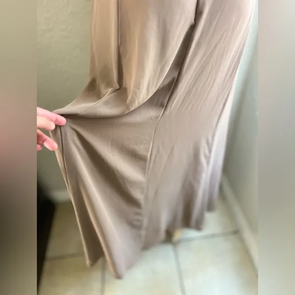Show Me Your Mumu Sleeveless Maxi Dress in Soft Taupe. Size XS - Image 10