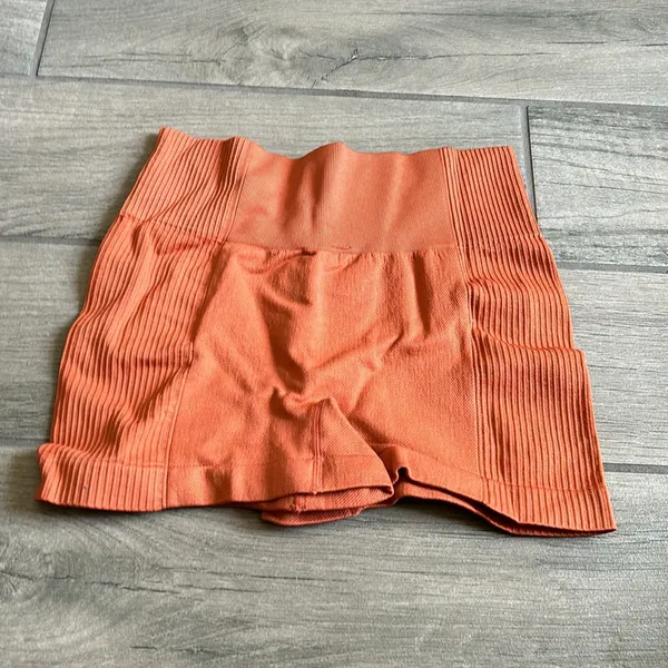 Mono b shorts Orange - Image 3