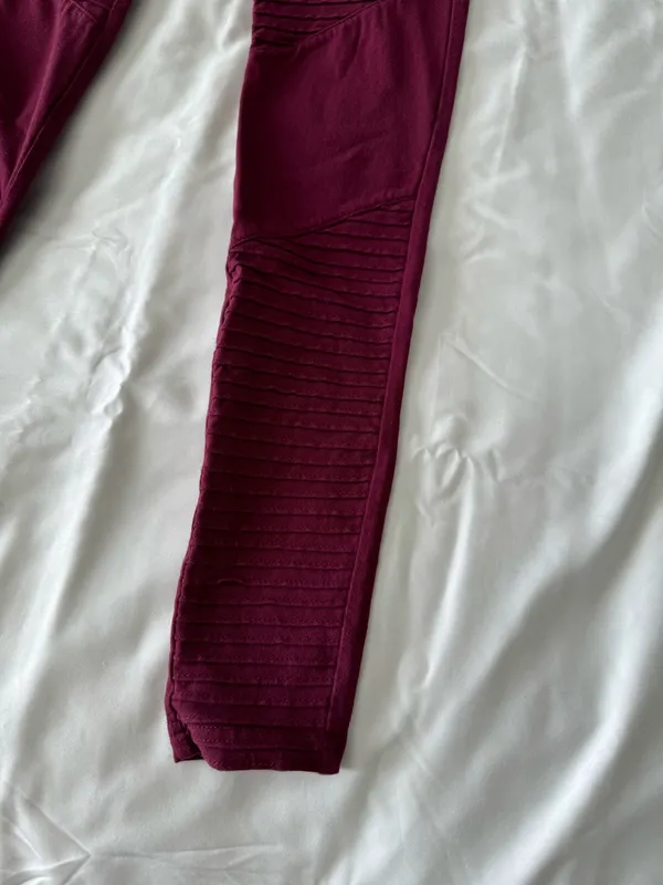 Maroon Leggings With Ruched Panel Details - Image 4