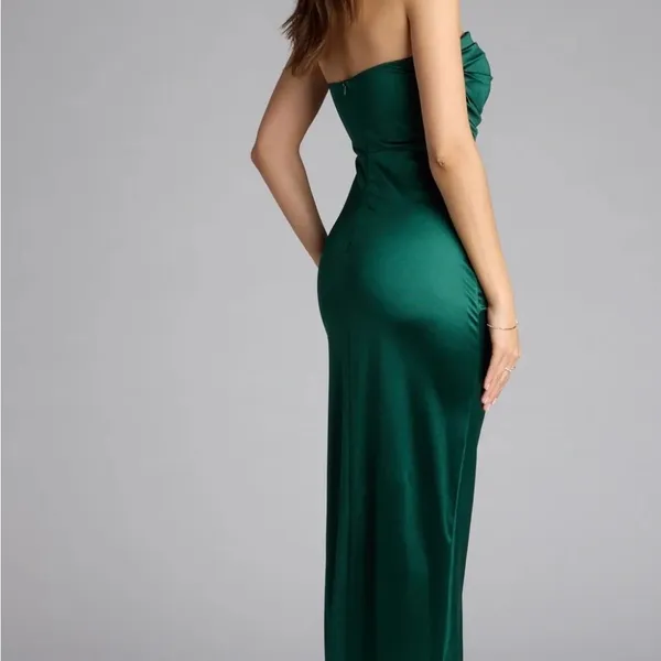 Windsor Strapless Satin Dress in Emerald - Image 2