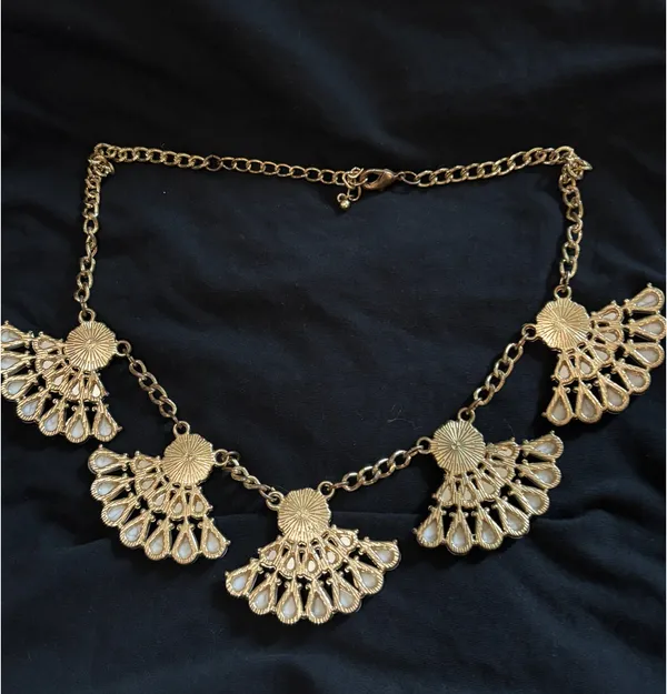Gold Statement Necklace - Image 4