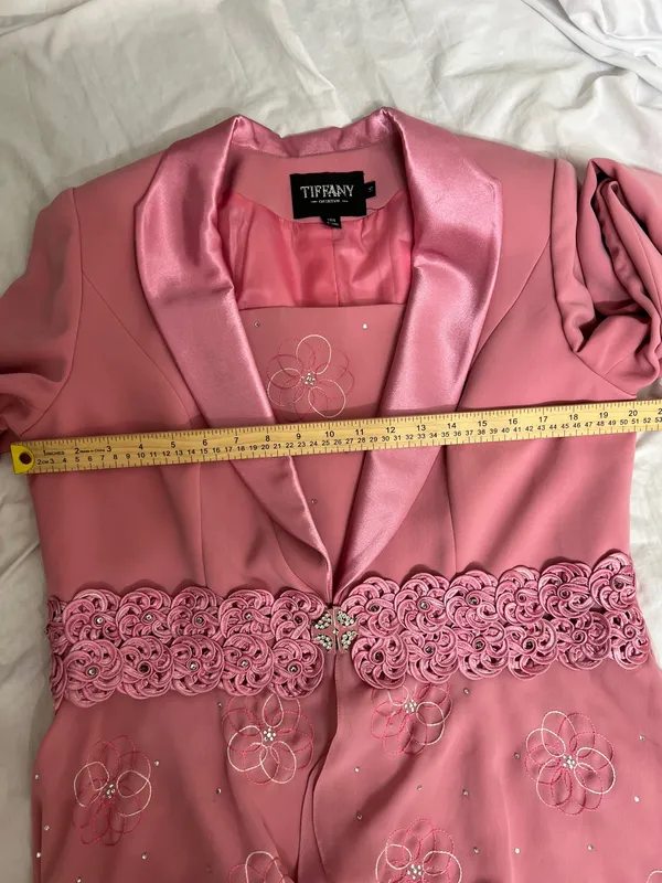 Tiffany Collection Pink Satin Trim Embroidered Embellished Blazer Size 14 - Image 11