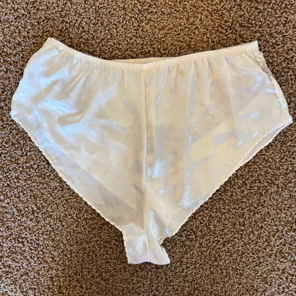 Luxurious Cream and Gray‎ Lace Women's Pajama Shorts - Image 2