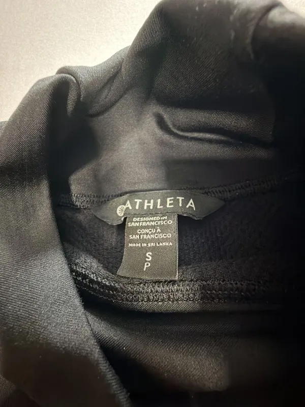 Athleta Whistler Mock Neck Long Sleeve Sz S Black Layers Winter Snowy Outdoors - Image 4