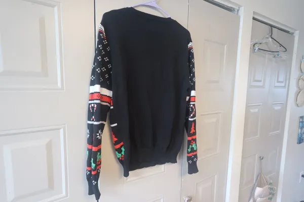 Primark deadpool ugly Christmas sweater in black, red and white size medium. - Image 10