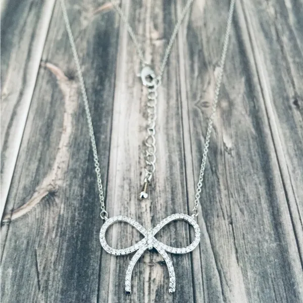 Elegant Silver Bow Necklace - Image 4