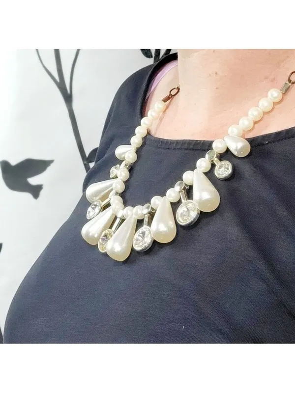 Faux Pearl Rhinestone Teardrop Necklace 11" - Image 3