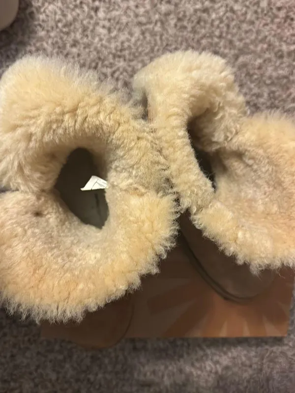 UGG Bailey Button - Image 6