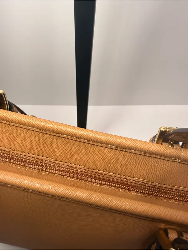 MICHAEL Michael Kors Jet Set Item Medium Top Zip Snap Pocket Tote – Acorn - Image 6