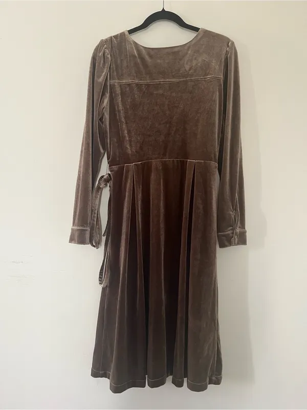 Brown Velvet Wrap Midi Dress Medium Romantic Western Prairie Cottagecore - Image 6