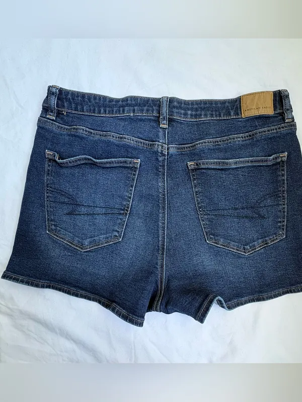 American Eagle Mom Short Size 12 High Rise Blue Stretch Denim Frayed Hem Shorts - Image 9