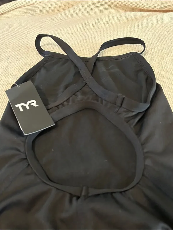 TYR Durafast Elite® Women's Diamondfit Swimsuit - Solid Black, 26(Small), NWT - Image 6