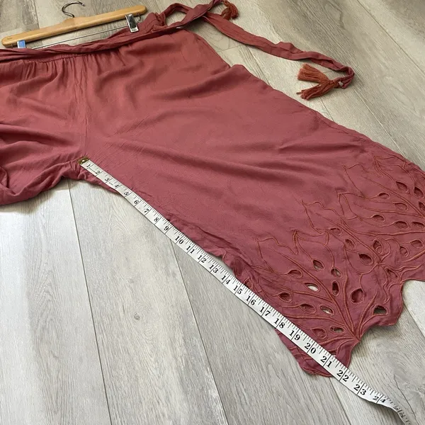 Anthropologie Bohemian Pants high rise crop pull on eyelet womens Pink (medium) - Image 3