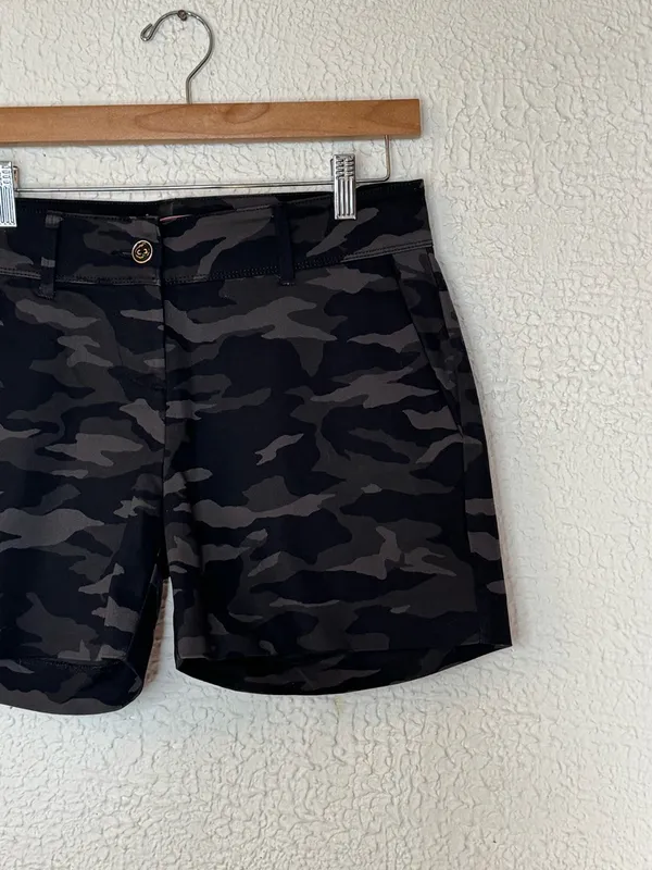 Isaac Mizrahi Black & Gray Camo Bermuda Shorts - Image 2