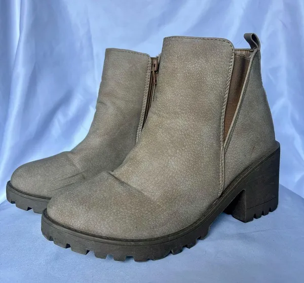 Dirty Laundry Tan Chunky Lug Ankle Boots - Image 12