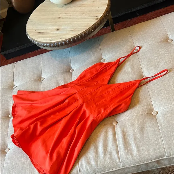 Rumor Boutique Orange Pleated Romper Size Small - Image 2