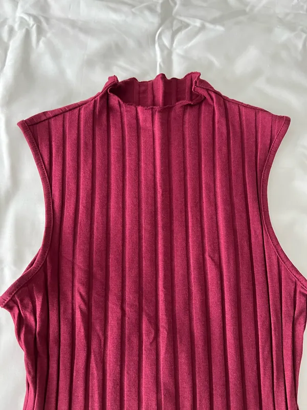 Maroon Lettuce Trim Rib-Knit Tank Top - Image 2