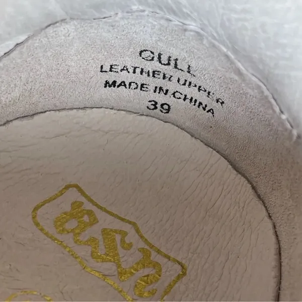 Ash Gull Embroidered Suede Low-Top
Sneaker 39/9 - Image 9