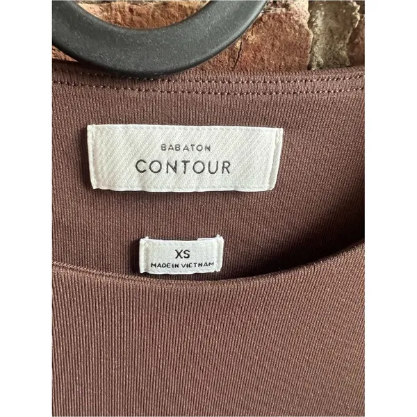 Aritzia Babaton Contour Crew Cropped Longsleeve Brown Size XS - Image 4