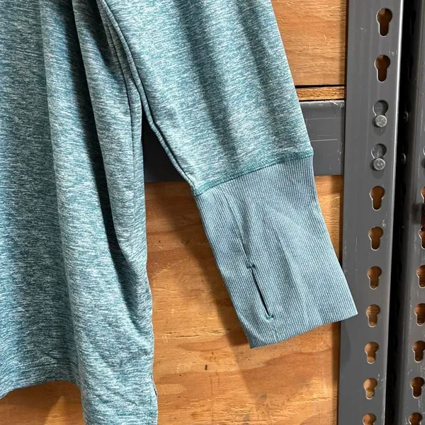 Nike Women's Blue and Green Top - Image 3