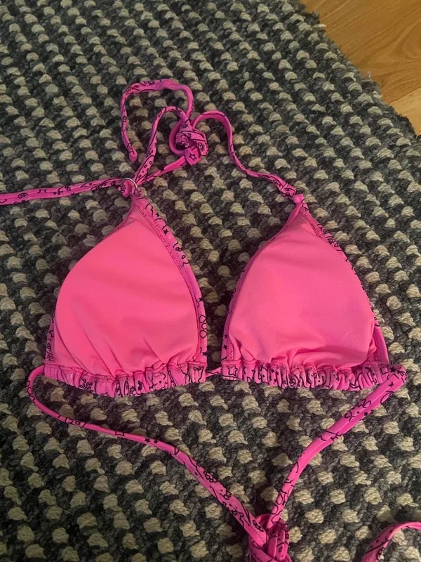 Target Pink bandana style bikini top No flaws Never wear - Image 3