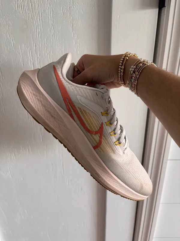 Nike Women’s White Running Shoes  - Image 4