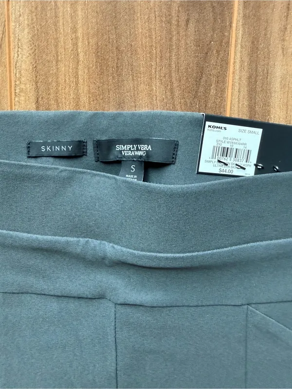 NWT Simply Vera Vera Wang Ultra Stretch Pants - size S - Image 3