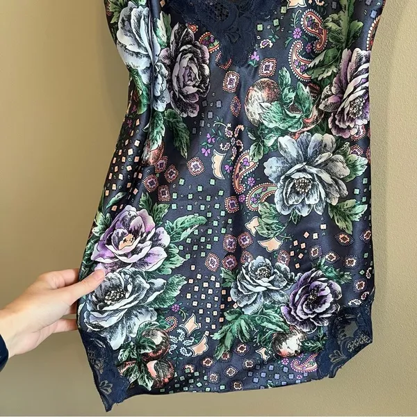 ✨ Vintage Gold Label Victoria’s‎ Secret Blue Lace Floral Satin Slip Small - Image 3