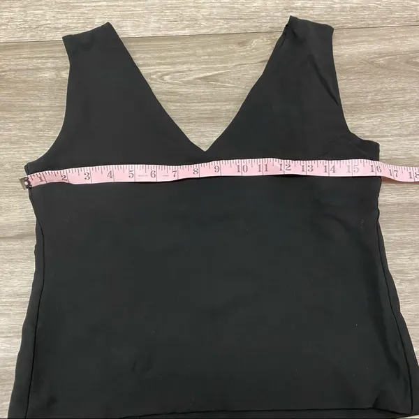 BOSS Hugo Boss Black V Neck Sleeveless Tank Top Size 6 - Image 3