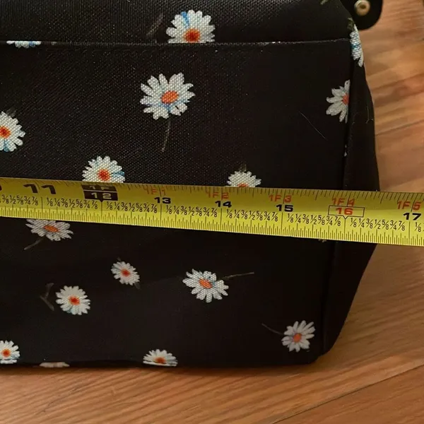 Alice + Olivia Black Fabfitfun Daisy Print Duffle Bag Weekender Travel Overnight - Image 6