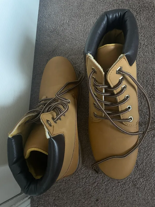 Fall/Winter Boots Tan Size 6 - Image 3