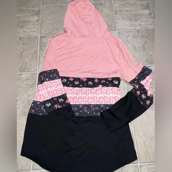 Floral Colorblock Lightweight Hoodie Black Size L - Image 4