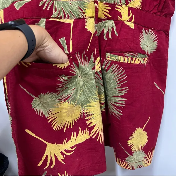 Free People Maroon Malibu Tropical Print Shorts Romper Size Medium w/pockets - Image 9
