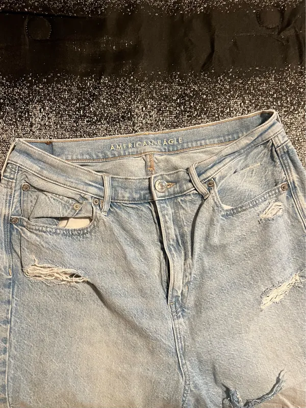 Womens 14 American Eagle Light Wash Distressed Straight Leg Jeans - Image 5