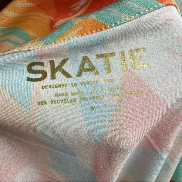 Skatie Marley Short Sleeve Button Up Top Shirt Blouse Colorful Palm Medium M - Image 10