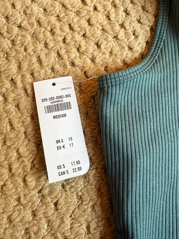 NWT Hollister Crop tank - Image 3
