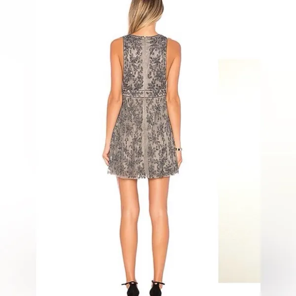 NBD X‎ Revolve Irena Dress Bead and Sequin Embellishments Gray Sz M - Image 4