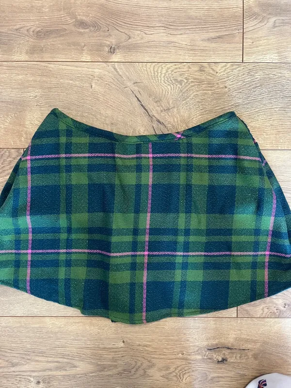 FREE PEOPLE 💚🩷 Green Plaid Mini Skirt with Pink Accent - Size Medium - Image 2