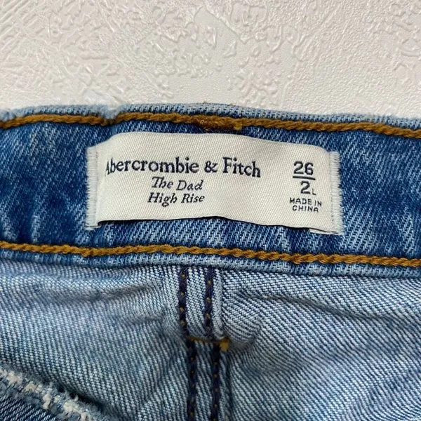 Abercrombie & Fitch 90s High Rise Straight Leg Jeans Size 26 - Image 4