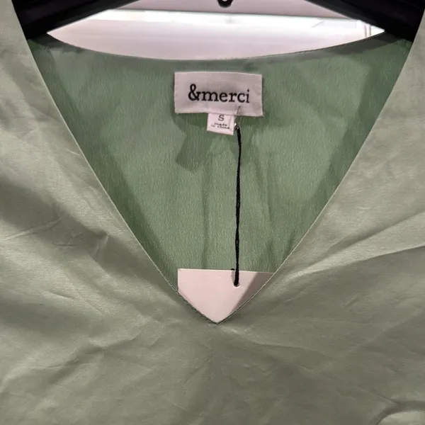 &merci Green Ruffled Tiered Midi Sundress with Puff Sleeves - Image 2