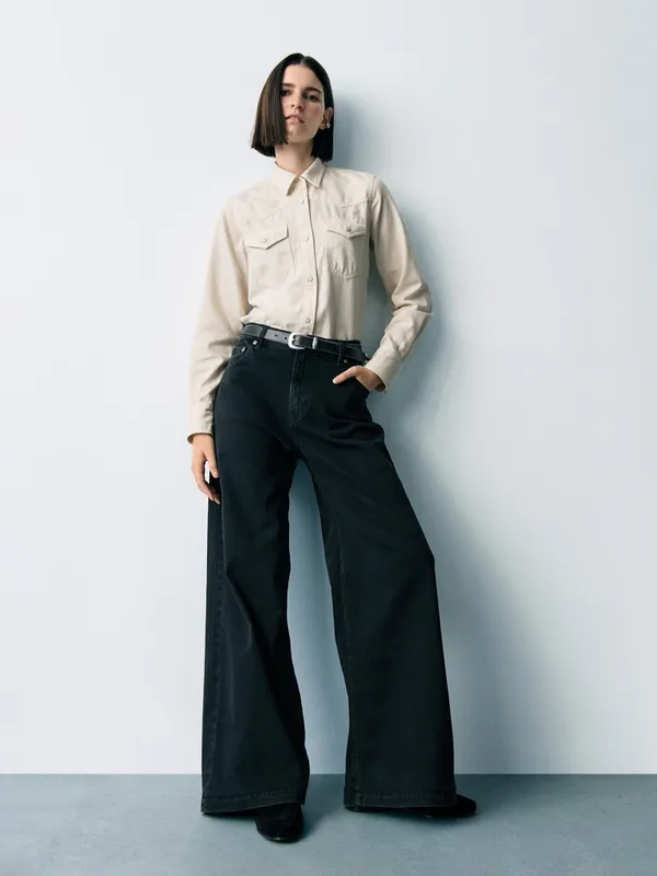 GAP • High Rise Stride Wide-Leg Jeans in Washed Black trouser regular inseam - Image 4