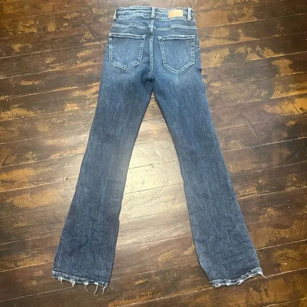BKE Billie slim fit distressed 25x29.5 western normcore jeans - Image 3