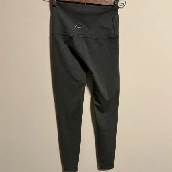 Beyond Yoga Heather Rib High‎ Waisted Midi Legging Smoke Grey- Size Small - Image 3