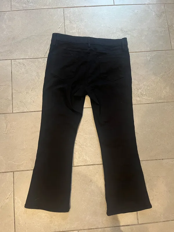 Frame Le Mini Crop Boot Black Jean - Image 4