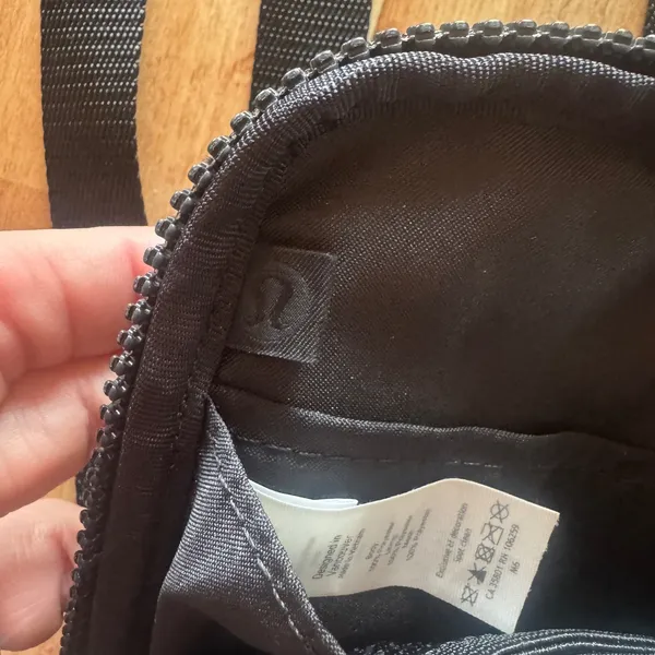 Lululemon Easy Access Crossbody Bag Heritage 365 Camo Brier Rose Multi Blue OS‎ - Image 6