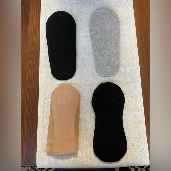 4 pairs of no show socks - Image 2