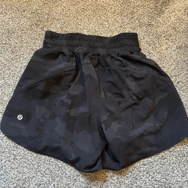 Lululemon Track That Short - Image 3