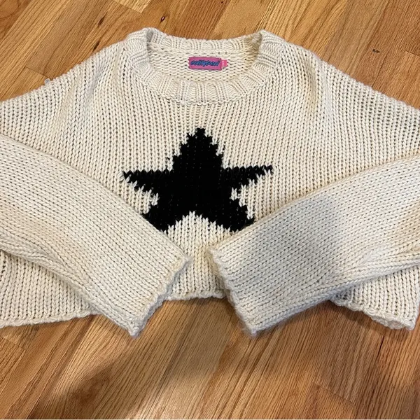 Edikted Mega Star Cropped Sweater - Image 2